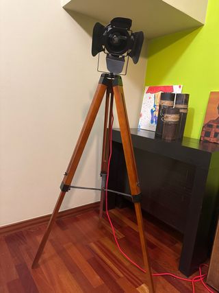 Lámpara Trípode Cine Vintage