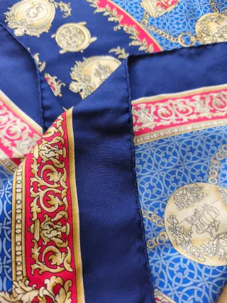 Foulard in seta vintage blu e oro