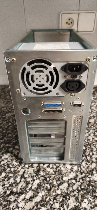 Torre Ordenador AT AGI con Fuente