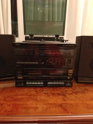 Tocadiscos, radio y caset doble