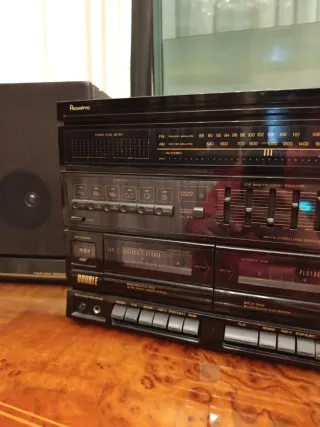 Tocadiscos, radio y caset doble