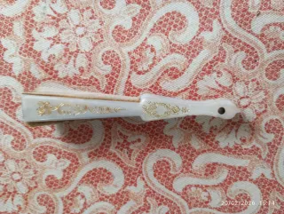 Abanico antiguo decorado