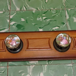 Perchero madera vintage porcelana