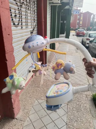 Móvil cuna con peluches