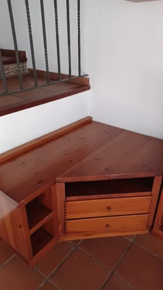 Mueble esquinero de madera