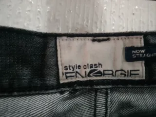 Pantalones Energy grises con estampado