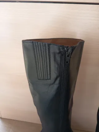 Botas de piel negras altas