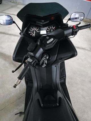 Yamaha T-MAX 530 Marrón