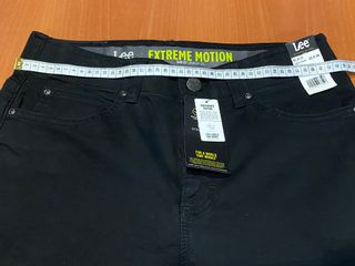 Pantalones Lee Extreme Motion Slim Straight W32