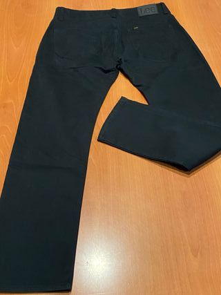 Pantalones Lee Extreme Motion Slim Straight W32