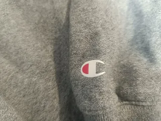 Sudadera Champion gris logo blanco