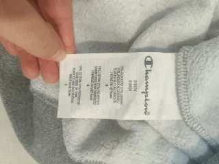 Sudadera Champion gris logo blanco