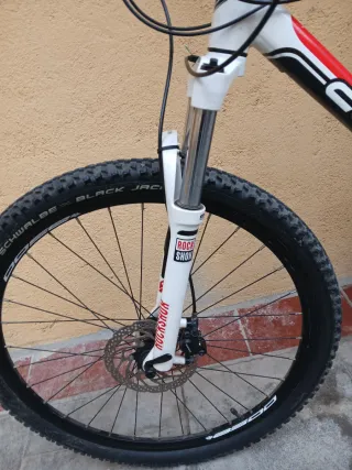 Bicicleta MTB CONOR 8500 Blanca/Roja