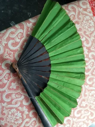 Abanicos antiguos pintados a mano