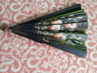 Abanicos antiguos pintados a mano