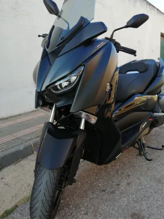Yamaha XMAX 400 Ironman