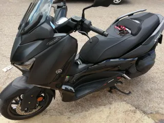 Yamaha XMAX 400 Ironman
