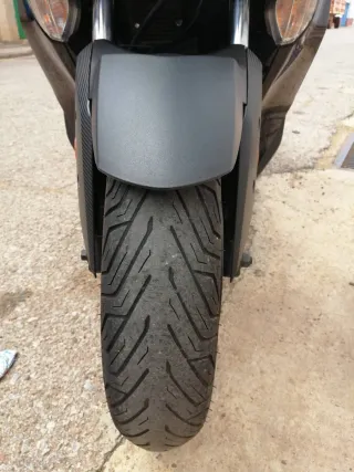 Yamaha XMAX 400 Ironman