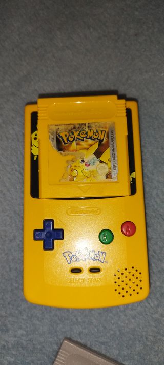 Nintendo Game Boy Color Pikachu Amarillo