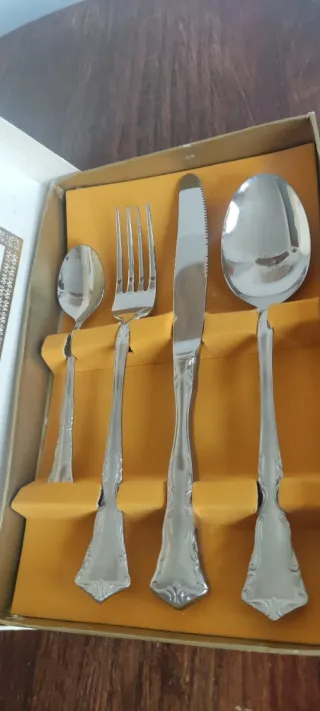 Cubertería en estuche de Lujo