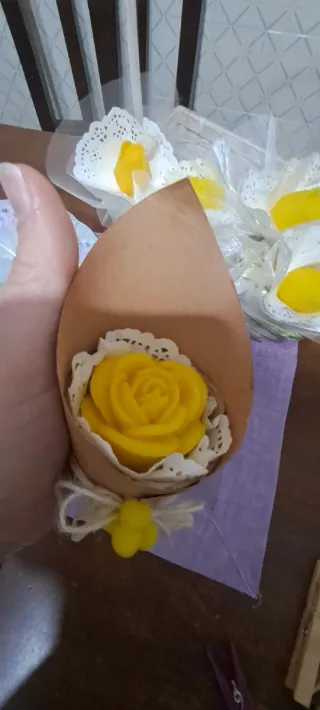 Candele di cera fatte a mano chiedi info.