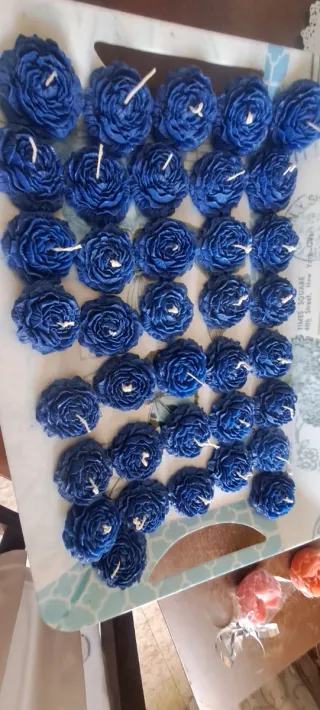 Candele di cera fatte a mano chiedi info.