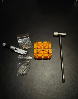 Reloj Lotus FEB Negro y Rojo