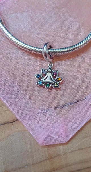 Charm Colgante - Loto Meditación Chakras
