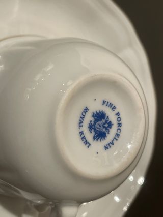 Precioso tu y yo de porcelana inglesa Royal Kent