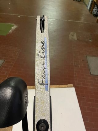 Arco compound con faretra e frecce