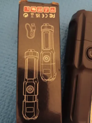 Reloj Deportivo y Mini Linterna LED