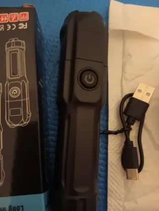 Reloj Deportivo y Mini Linterna LED