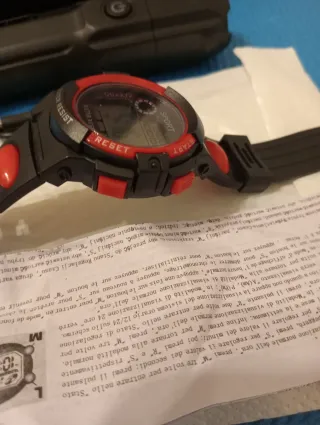 Reloj Deportivo y Mini Linterna LED