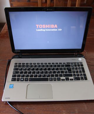 Portátil Toshiba Satellite L50-B-1HM Plata