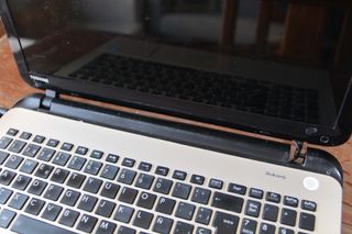 Portátil Toshiba Satellite L50-B-1HM Plata