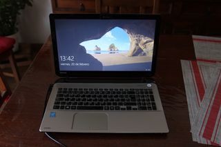 Portátil Toshiba Satellite L50-B-1HM Plata
