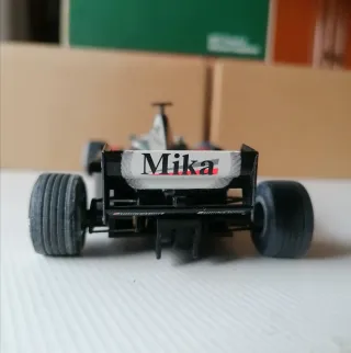 Scalextric McLaren MP4/16C Mika slot