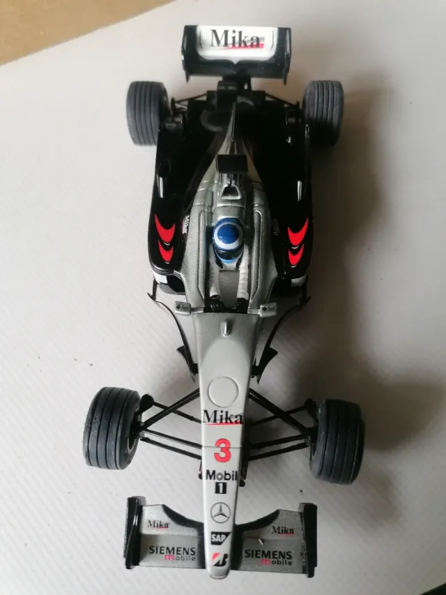 Scalextric McLaren MP4/16C Mika slot