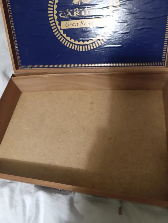 Caja vacía de puros Flor de los Caribes Gran Reser