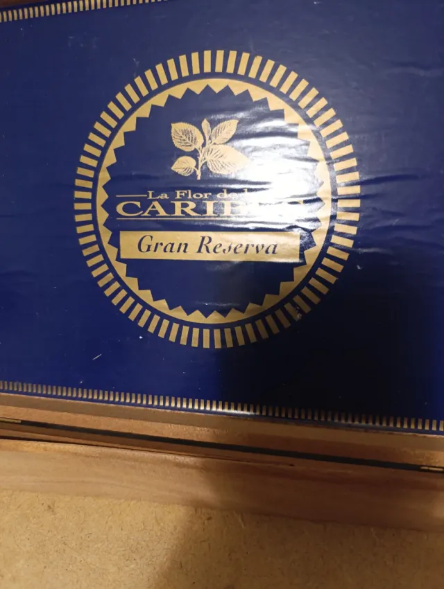 Caja vacía de puros Flor de los Caribes Gran Reser