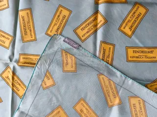 Foulard FENDISSIME seta vintage blu oro