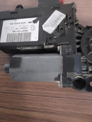 Motor elevalunas delantero izquierdo Peuge