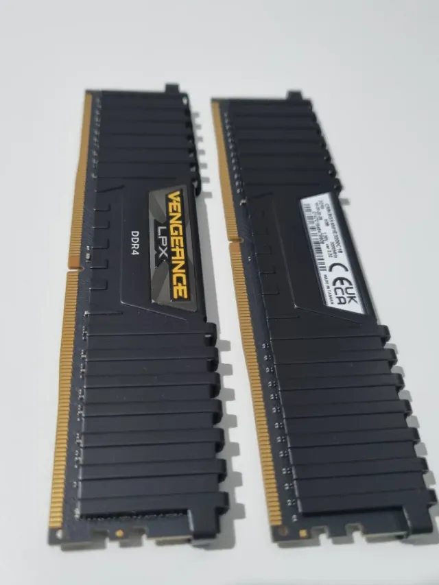 Corsair Vengeance LPX 16GB DDR4 (2x8GB)
