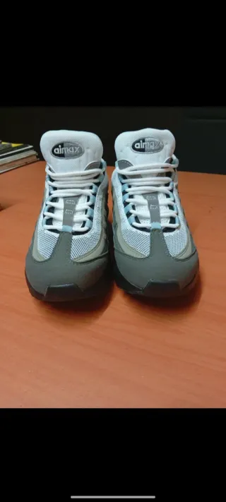 Nike Air Max 95 Gris y Blanco