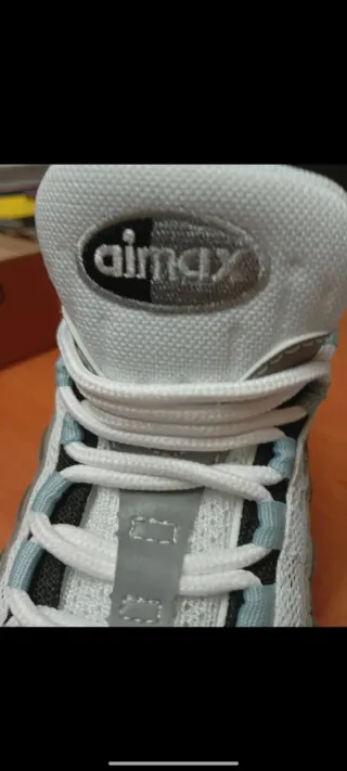 Nike Air Max 95 Gris y Blanco