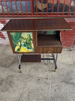 Mesa auxiliar vintage con ruedas