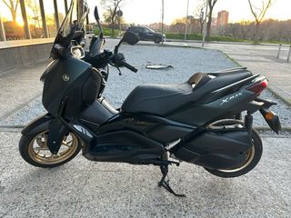 Yamaha XMAX 300 Tech MAX Verde/Dorada