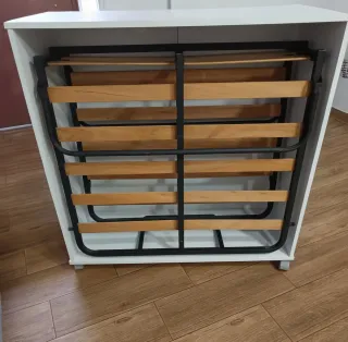Mueble cama plegable con ruedas
