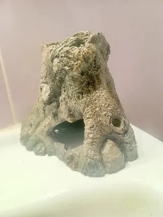 Tronco Cueva Refugio Peces Resina