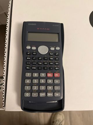 Calculadora Científica Casio fx-82MS